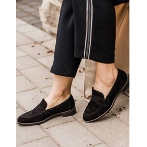 Clarks Women’s Trish Rose black suede loafers Comfort shoes Preppy Size 8.5